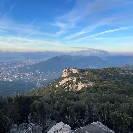 Essencia, Dans Les Collines De * Toulon