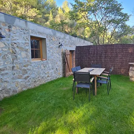 Essencia, Dans Les Collines De Toulon